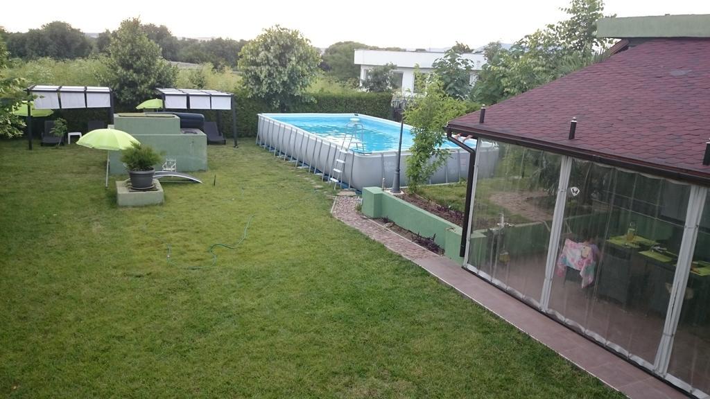 Aheloy Apartments Экстерьер фото